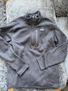 Patagonia Men’s Charcoal Gray Quarter-Zip Fleece Pullover